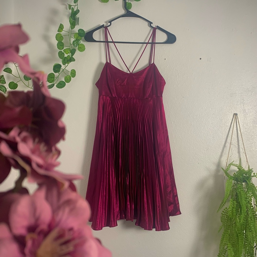 Violet Red Evening Cocktail Woman’s Dress (Size: 4) Nouveao